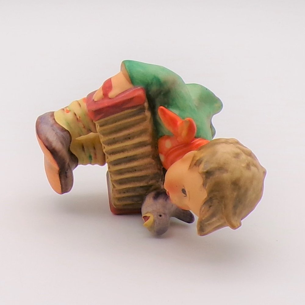 Hummel (Accordian Boy) Figurine "Let's Sing" - Picture 13 of 14